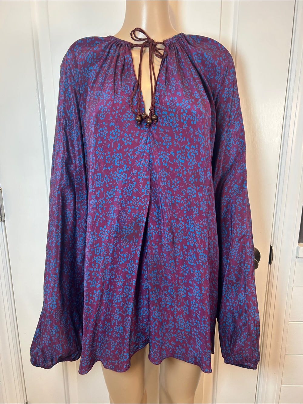 Elizabeth & James Women's Purple Floral Tie-Neck Blouse size L